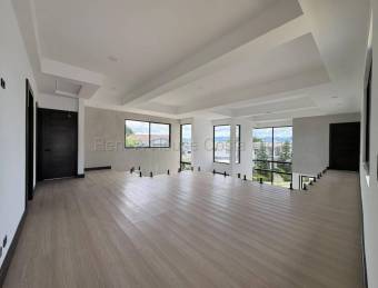 Moderna Casa en Venta en Ulloa, Heredia 