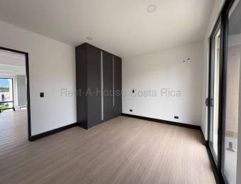 Moderna Casa en Venta en Ulloa, Heredia 