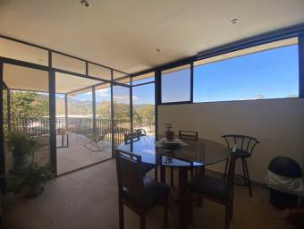 Se vende casa en Colón Mora 26-521