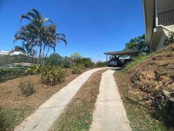 Se vende casa en Colón Mora 26-521