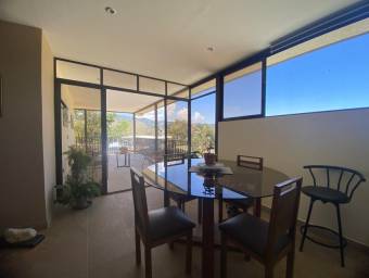 Se vende casa en Colón Mora 26-521