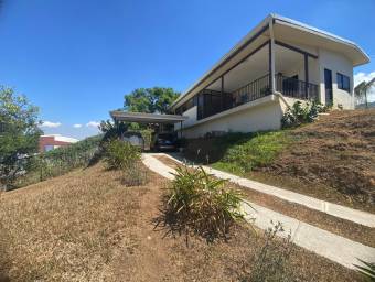 Se vende casa en Colón Mora 26-521