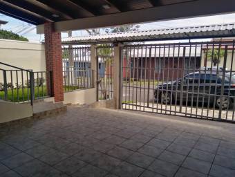 Venta casa de un nivel con jardín y parqueo para 2 vehículos #26-295 GS