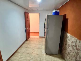 Venta casa amplia con terraza, 4 habitaciones y entorno natural #26-844 GS