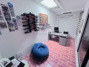 Venta casa renovada con oficina, cuarzo y portón eléctrico #26-1747 GS