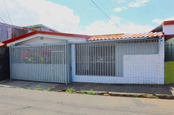 Venta casa renovada con oficina, cuarzo y portón eléctrico #26-1747 GS
