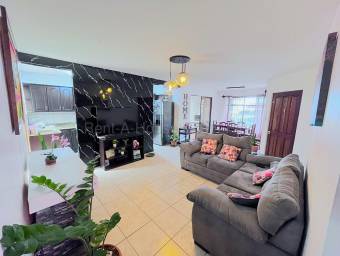 Venta casa renovada con oficina, cuarzo y portón eléctrico #26-1747 GS