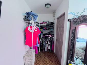 Venta casa renovada con oficina, cuarzo y portón eléctrico #26-1747 GS