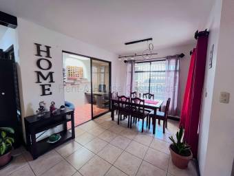 Venta casa renovada con oficina, cuarzo y portón eléctrico #26-1747 GS
