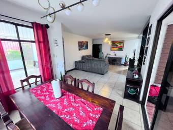 Venta casa renovada con oficina, cuarzo y portón eléctrico #26-1747 GS