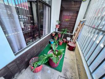 Venta casa renovada con oficina, cuarzo y portón eléctrico #26-1747 GS