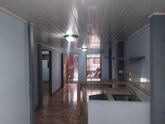 Venta propiedad de 2 niveles con medidores independientes #26-818 GS