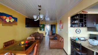 Venta propiedad de 2 niveles con medidores independientes #26-818 GS