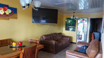 Venta propiedad de 2 niveles con medidores independientes #26-818 GS