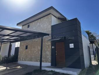 Venta de Casa en Residencial Santa Rosa-Tamarindo, Santa Cruz. RAH 27-153