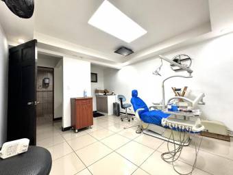 Venta de Local Comercial en Santo Domingo-Heredia. RAH 26-860, ₡ 245,000,000, 3, Heredia, Santo Domingo