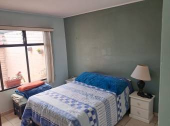 Single-story house for sale in the Monte Ayarco residential area, Curridabat.