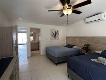 Venta de Casa AMUEBLADA en Residencial Santa Rosa-Tamarindo, Santa Cruz. RAH 27-153