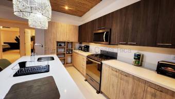 Venta de Casa AMUEBLADA en Residencial Santa Rosa-Tamarindo, Santa Cruz. RAH 27-153