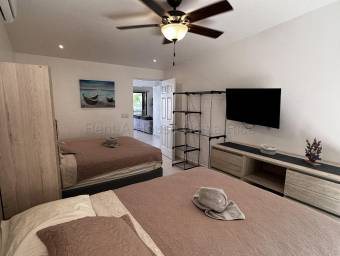 Venta de Casa AMUEBLADA en Residencial Santa Rosa-Tamarindo, Santa Cruz. RAH 27-153
