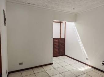 Alquiler casa en condominio 