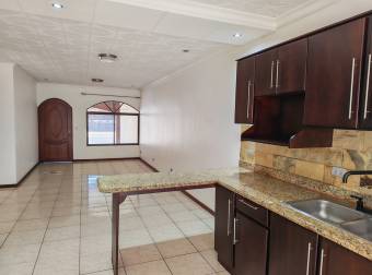 Alquiler casa en condominio 