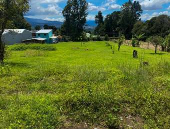 Land with view and 2 water services installed, San Isidro Heredia 2,316 sq. mts.