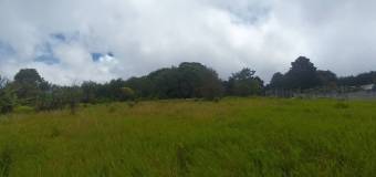 Land with view and 2 water services installed, San Isidro Heredia 2,316 sq. mts.