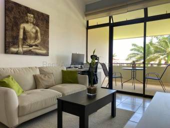 Se alquila apartamento en Santa Ana San José 27-174
