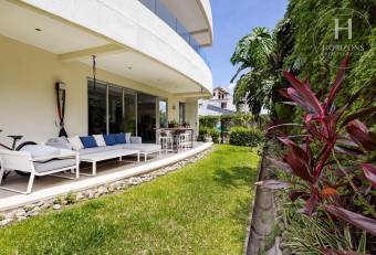 Se Vende Apartamento en Primera Planta con Jardín Privado en Condominio Vereda del Río Pie
