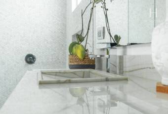Se Vende Apartamento en Primera Planta con Jardín Privado en Condominio Vereda del Río Pie