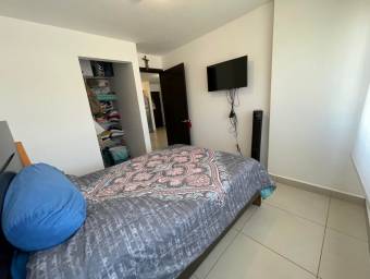 Se vende apartamento en Sanchez Curridabat 23-2150
