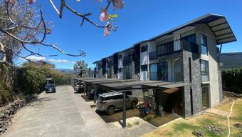 Venta  Casa de 3 habitaciones con hermosa vista en Piedades de Santa Ana #27-132 GS