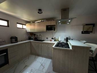 En Venta Casa Amueblada de Lujo en Santa Ana #27-146 GS