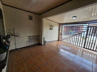VENTA DE CASA EN URBANIZACIÓN MONTEROCOSO, EL COYOL, ALAJUELA