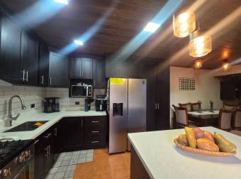 VENTA DE CASA EN URBANIZACIÓN MONTEROCOSO, EL COYOL, ALAJUELA