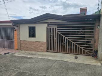 VENTA DE CASA EN URBANIZACIÓN MONTEROCOSO, EL COYOL, ALAJUELA