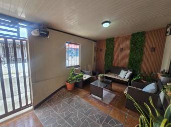 VENTA DE CASA EN URBANIZACIÓN MONTEROCOSO, EL COYOL, ALAJUELA
