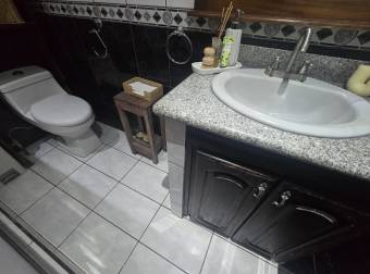 VENTA DE CASA EN URBANIZACIÓN MONTEROCOSO, EL COYOL, ALAJUELA