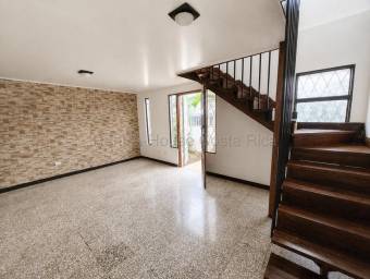 Se alquila casa en Pavas San José 27-198