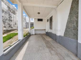 Se alquila casa en Pavas San José 27-198