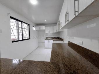 Se alquila casa en Pavas San José 27-198