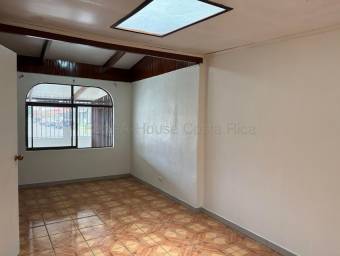Se vende casa con apartamento en Heredia Centro 27-196 Se vende casa con apartamento en Heredia Centro 27-196