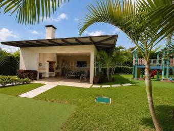 Venta de Apartamento ESQUINERO en San Pablo de Heredia. RAH 27-172