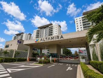 Venta de Apartamento ESQUINERO en San Pablo de Heredia. RAH 27-172