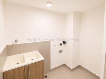 Venta de Apartamento ESQUINERO en San Pablo de Heredia. RAH 27-172