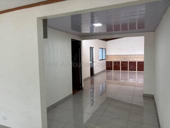 Venta de Casa con Apartamento en Cubujuqui-Heredia. RAH 27-196