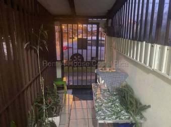 Venta de Casa con Apartamento en Cubujuqui-Heredia. RAH 27-196