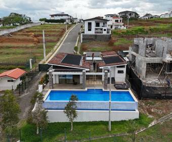 Casa nueva de 2 plantas con 3 habitaciones a la venta en condominio Terranova, La Ceiba de Alajuela.