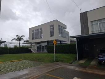 Venta de Casa en Montes de Oca-Sabanilla. RAH 27-129